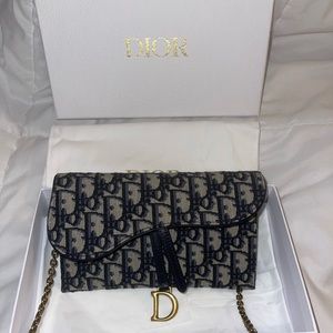 Dior wallet on chain
